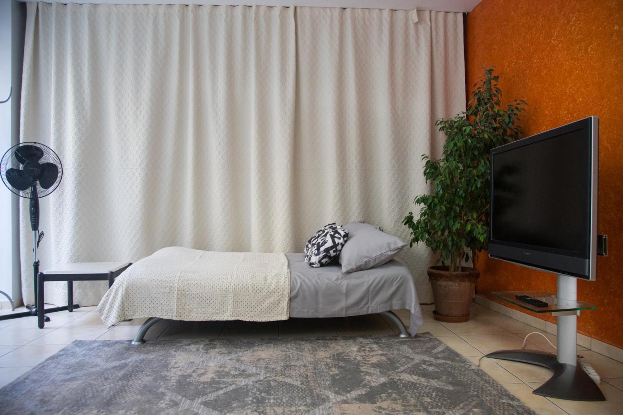 Comfort 2 Minutes From The Metro أثينا المظهر الخارجي الصورة