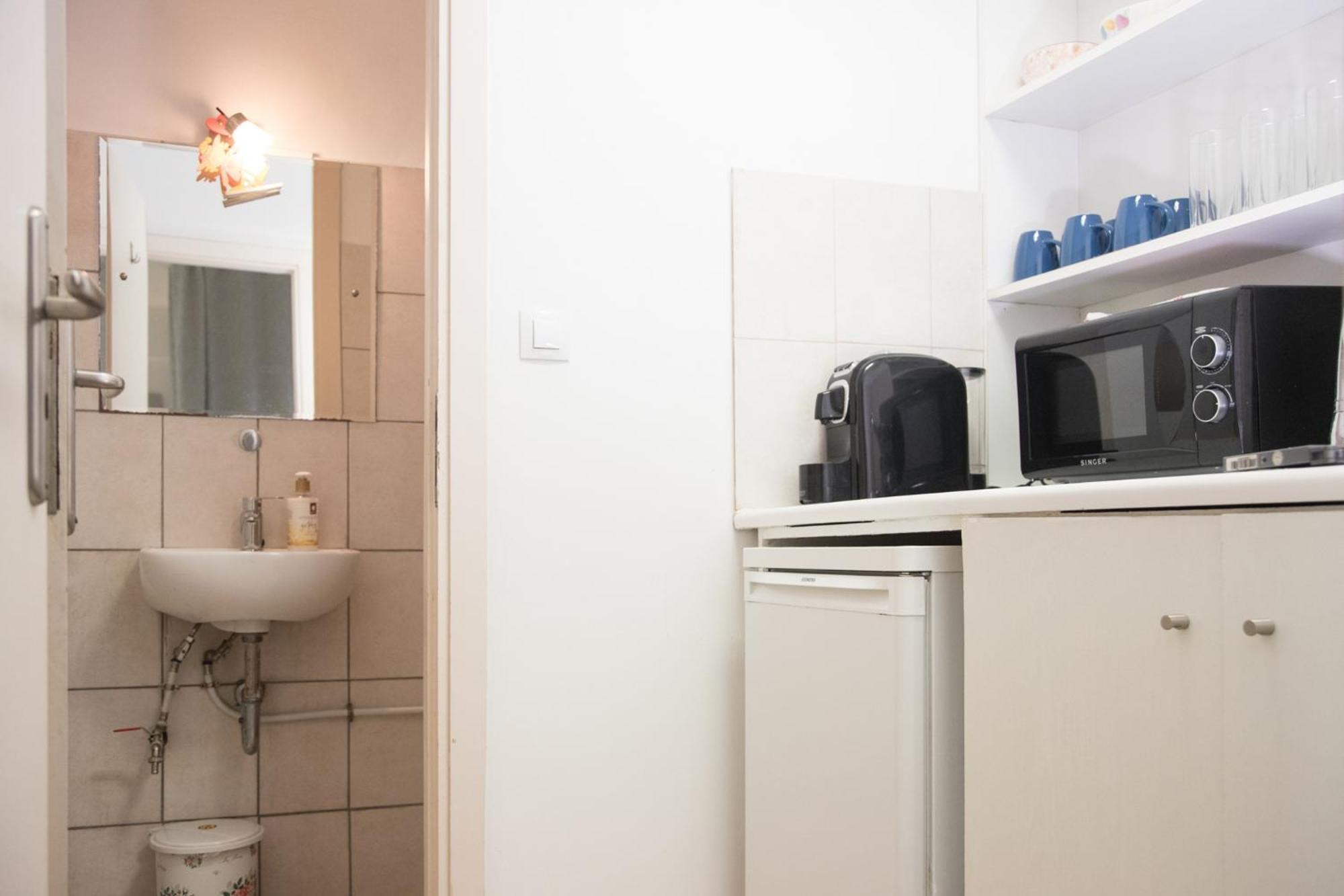Comfort 2 Minutes From The Metro أثينا المظهر الخارجي الصورة